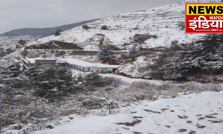 The thrill of tourists is at its peak due to snowfall in Mussoorie, the faces of local businessmen are bright.