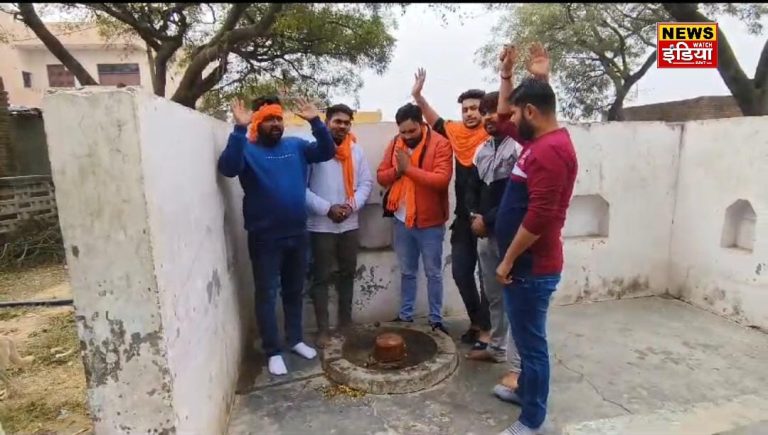 UP News: 150-year-old Shivling rescued, a symbol of history found in a cemetery