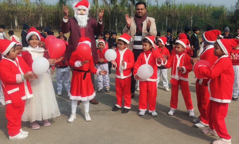 UP Bijnor News: Christmas carnival celebrated in Merita Public School