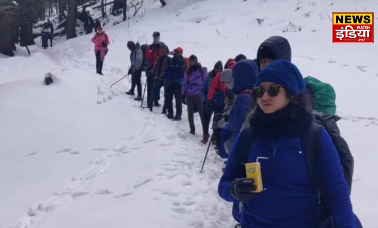 Harshil and Kedarkantha treks are buzzing for the celebration of 31st and New Year, tourists are flocking in large numbers amidst snowfall