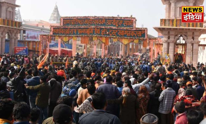 A wave of devotion surged in Ramnagari Ayodhya, devotees walked on foot to have darshan of Ramlala