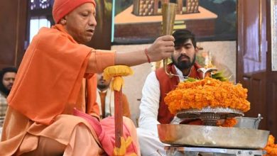 CM Yogi Rudrabhishek: CM Yogi performed Rudrabhishek at Gorakhnath temple, prayed to Mahadev for the welfare of the nation