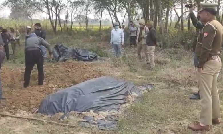 UP Bijnor News: Husband's body taken out from grave on wife's complaint