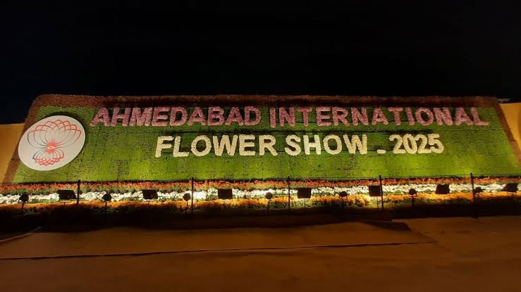 Ahmedabad International Flower Show: Prime Minister Modi praised the Ahmedabad Flower Show