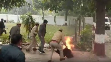 UP Badaun News: Bullies snatched e-rickshaw, young man set himself on fire in front of SSP office