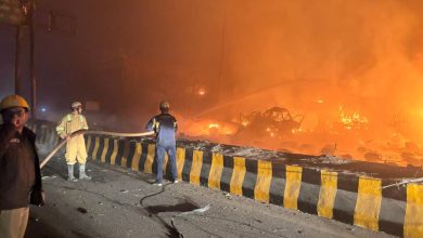 UP Ghaziabad news: Massive explosion in a truck loaded with gas cylinders at Bhopura Chowk, Ghaziabad trembled with the sound of explosions