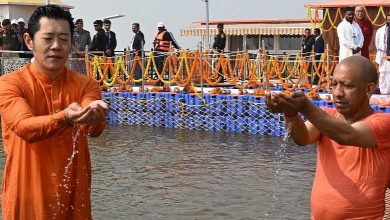 Mahakumbh 2025: Bhutan King and CM Yogi took a dip together in Mahakumbh