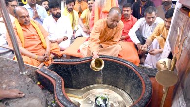 Mahashivratri 2025: On the occasion of Mahashivratri, CM Yogi worshiped Lord Shiva at the Shakti temple of Gorakshapeeth.