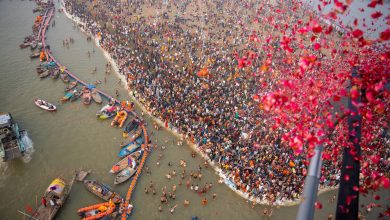 Mahakumbh 2025: Amazing, supernatural, grand and divine Amrit bath in Mahakumbh, flowers rained from the sky, see beautiful pictures