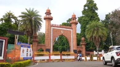 Aligarh Crime News: Firing in Aligarh Muslim University, 11th class student dies, chaos ensues