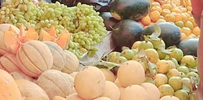 UP Bijnor News: Fruit prices are skyrocketing in Bijnor, fruits of poor quality are being sold