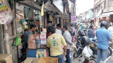 Amid Indo-Pak tension, crowds gathered in markets, people started buying extra ration
