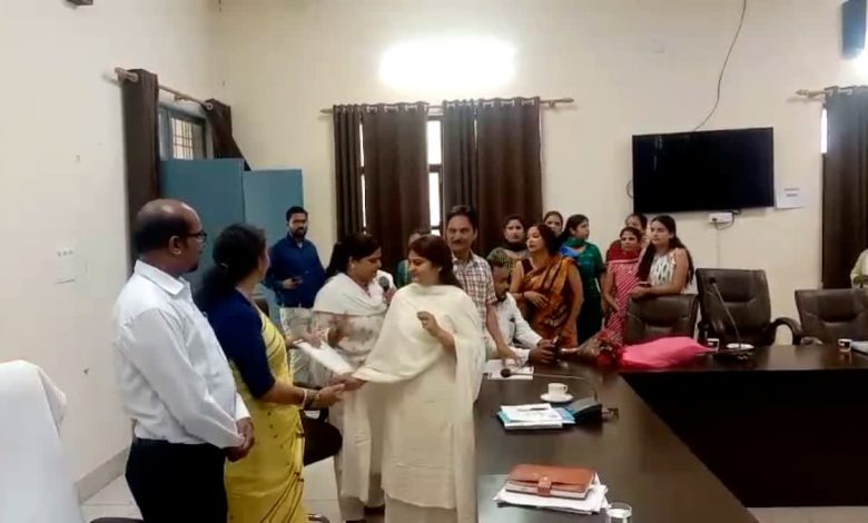 A new step towards women empowerment, women will make train and air tickets under the 'Digital Didi' scheme in Haldwani