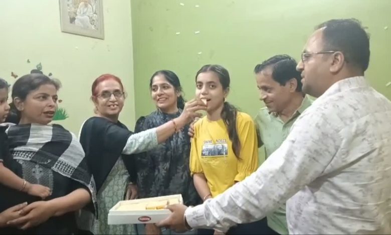 Rudrapur's Kritika did wonders in CBSE board, students of Rudraprayag also increased the prestige of the district