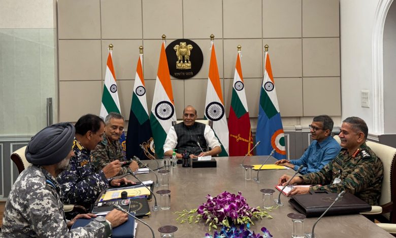 Defence Minister High Level Meeting: Smiling faces of Rajnath and the three army chiefs, this picture came out after teaching a lesson to Pakistan