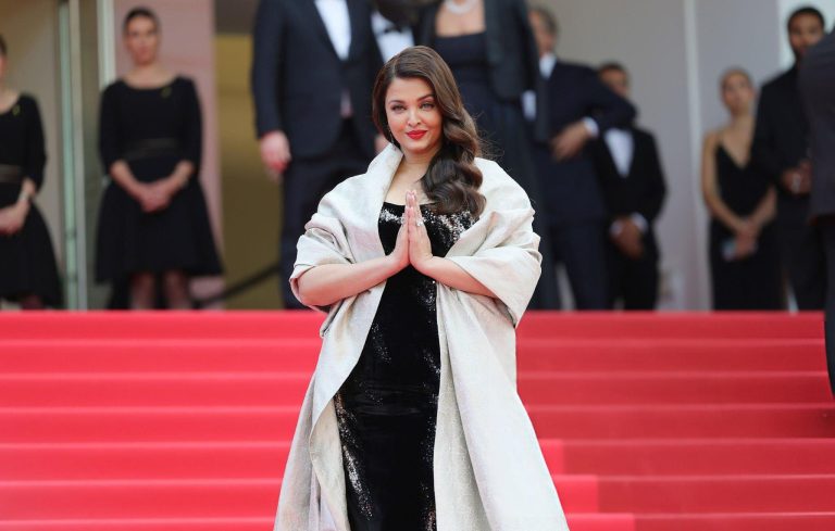 Cannes 2025: Aishwarya Rai Bachchan spread magic with her 7,216 KM art in Cannes, after Indian culture, the verses of Shrimad Bhagwat Geeta are being discussed
