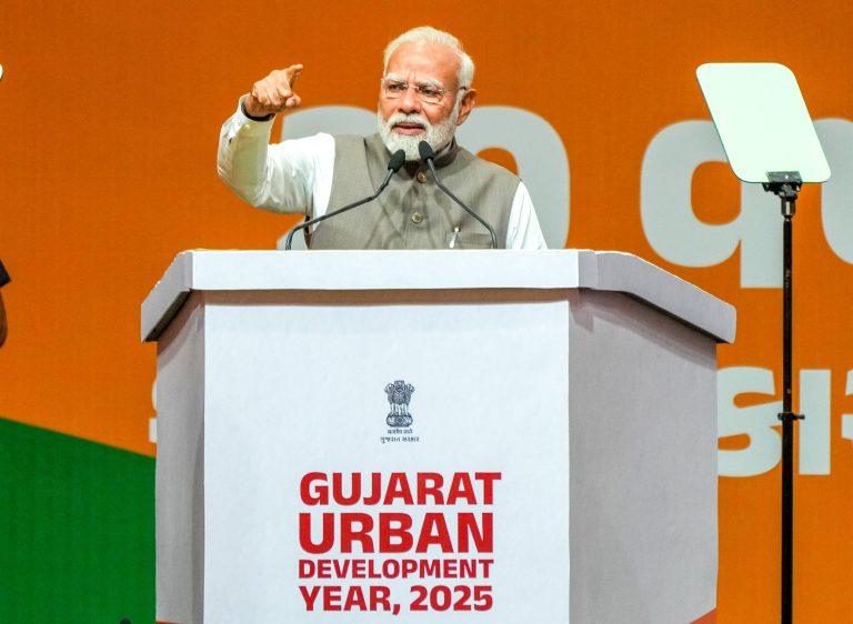 PM Modi in Gandhinagar: Patel was not allowed to do anything, will take out the thorns… PM Modi roars on Pakistan's terrorism