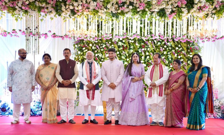 Vijay Sinha Son Ring Ceremony: PM Modi attended Vijay Sinha's son's ring ceremony in Patna, blessed the bride and groom