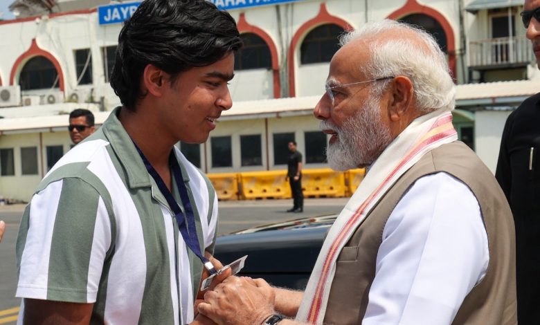 Vaibhav Suryavanshi met PM Modi: Vaibhav Suryavanshi met the PM, Modi encouraged him like this before going to England