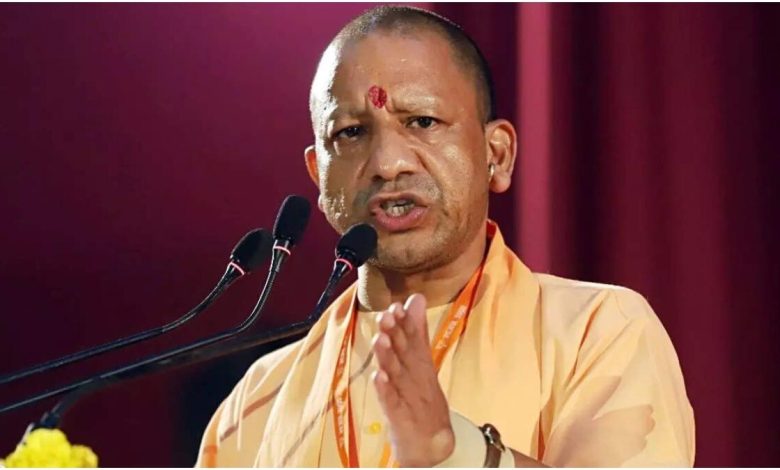 CM Yogi Adityanath Latest News: CM Yogi's 'roar' from Kasganj... challenged Pakistan, cornered SP!