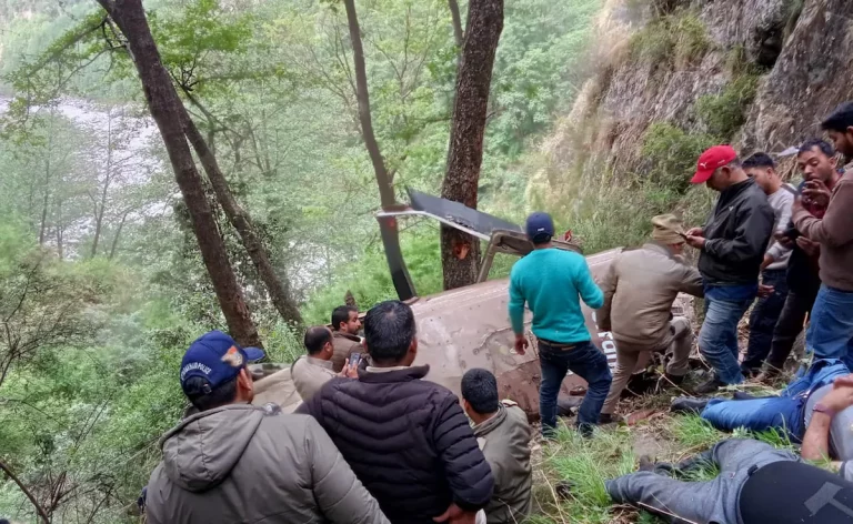 Helicopter crashes near Gangani in Uttarakhand, 7 people were on board, rescue operation continues