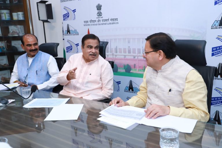 Chief Minister Dhami visits Delhi, discusses state development related schemes with Union ministers