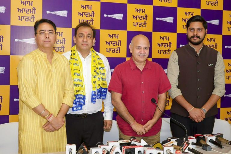 Industrialist Nitin Kohli joins AAP