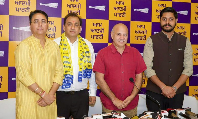 Industrialist Nitin Kohli joins AAP