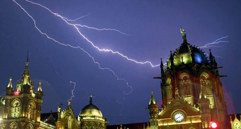 Pre Monsoon 2025: Mumbai evening, lightning and raindrops together created a magical scene!