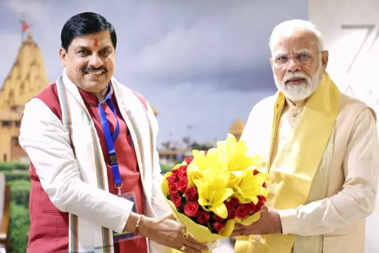Women Conference: CM meets PM Modi, invites him to participate in Women's Conference