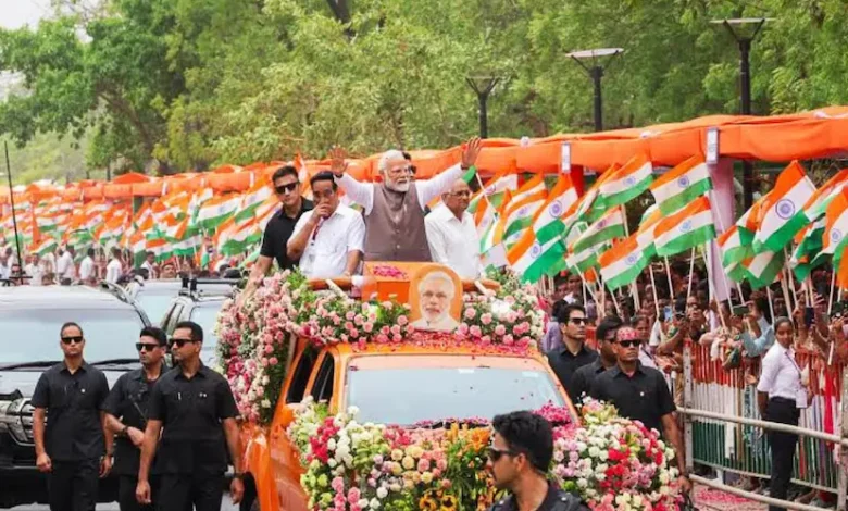 PM Modi Road Show in MP: PM Modi's road show in Bhopal, a new turn in politics!
