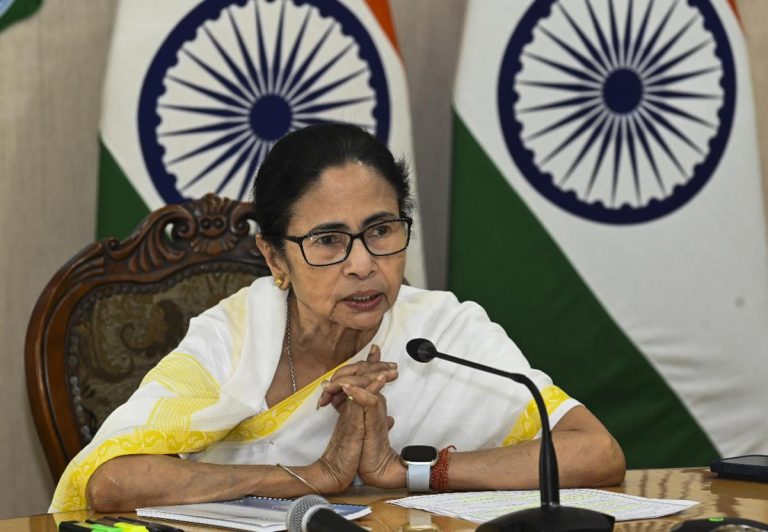 Mamata Banerjee to visit Murshidabad: Mamata Banerjee will visit Murshidabad for two days, violence erupted against the amendment in the Waqf Act