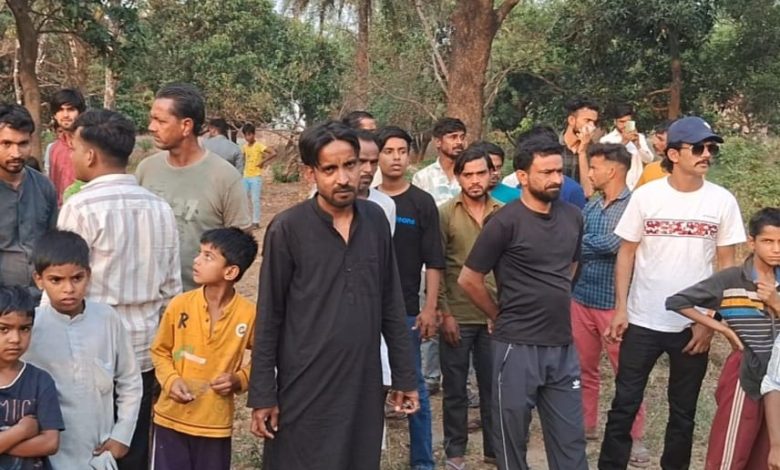 UP Bijnor News: Driver's son found dead in the cemetery on DM's car