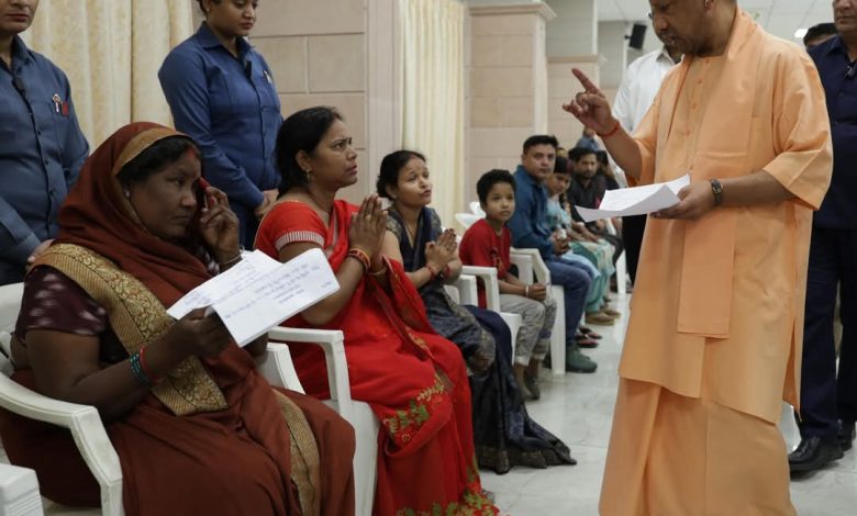 Uttar Pradesh News: Yogi Adityanath's 'Janata Connect', gave a direct mantra to solve problems
