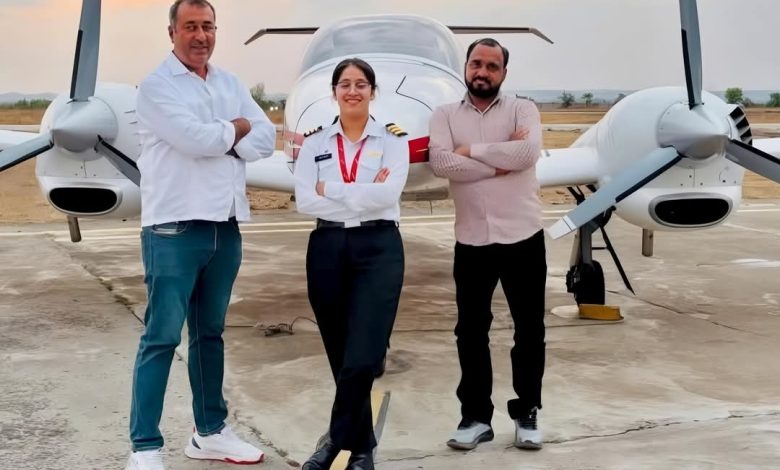 UP Noida News: Noida's daughter creates history, becomes a commercial pilot!