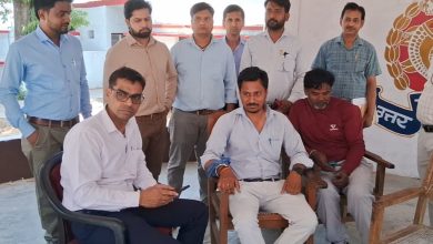 UP Bijnor News: Two employees who went to collect electricity dues in Bijnor were attacked with a knife