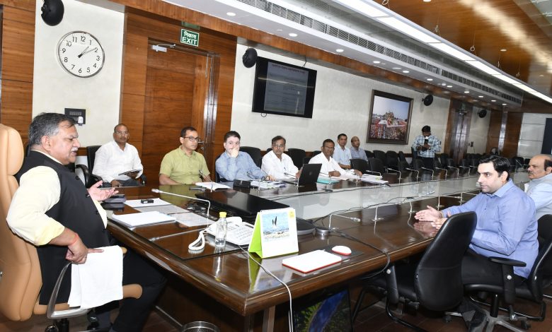 Uttar Pradesh News: "Work fast, don't compromise"… Chief Secretary strict about Guru Gorakhnath Ayush University!