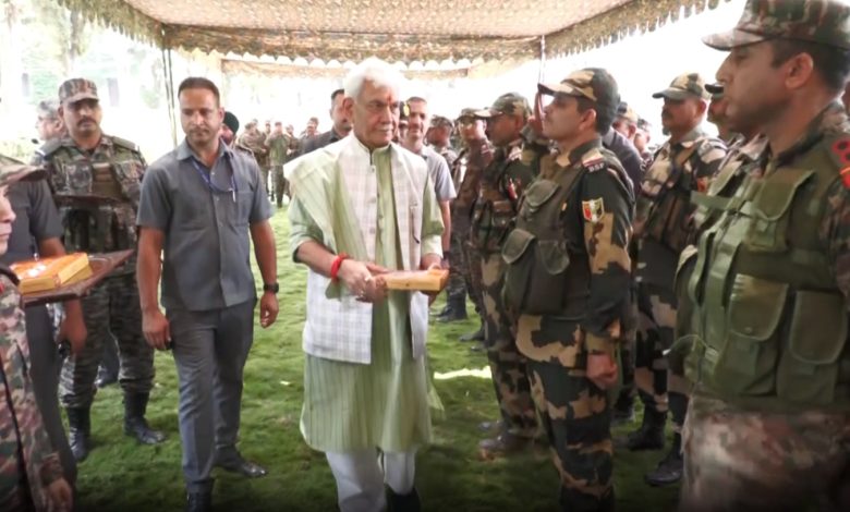 Jammu-Kashmir News: LG Manoj Sinha celebrated victory with soldiers, warned Pakistan