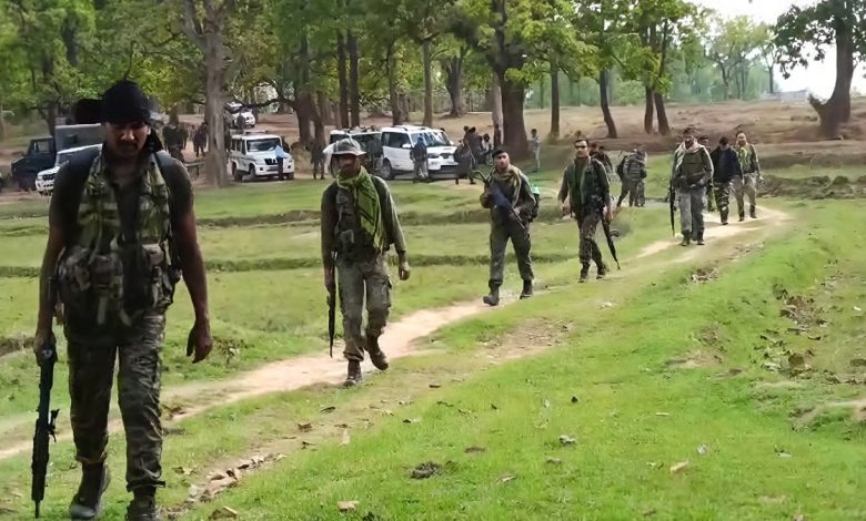 Jharkhand Encounter News: Big blow to Naxalism! Jharkhand Police killed Manish Yadav, who was carrying a bounty of ₹5 lakh, in an encounter