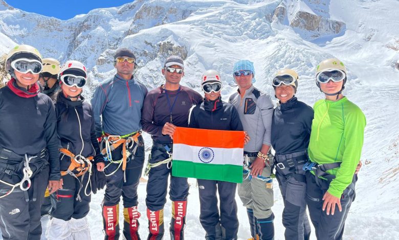 Uttarakhand's flag hoisted on Mount Everest, three NCC cadets created new history