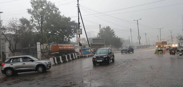 Weather Alert: Weather havoc in more than 35 districts of MP, concern spread due to warning of heavy storm and rain