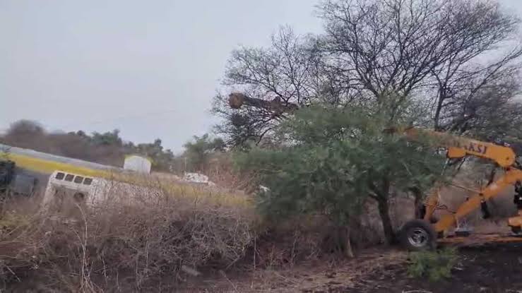 MP Road Accident: Two horrific road accidents in MP… bus fell into a ditch and two bikes collided, 8 died