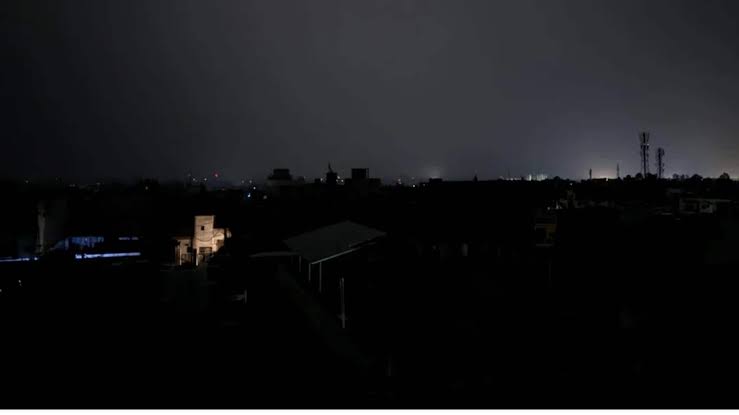 Operation Sindoor: Pakistan fails again…India retaliates in Lahore, blackout in the entire city