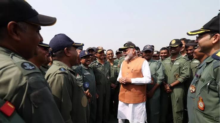 PM Modi Adampur Visit: This India knows how to crush the enemy on the war front… PM Modi spoke to the soldiers at Adampur Airbase