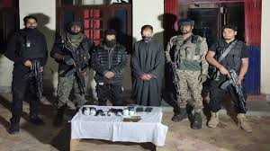 Jammu and Kashmir News: Army arrested two associates of terrorists in Shopian, weapons and ammunition recovered