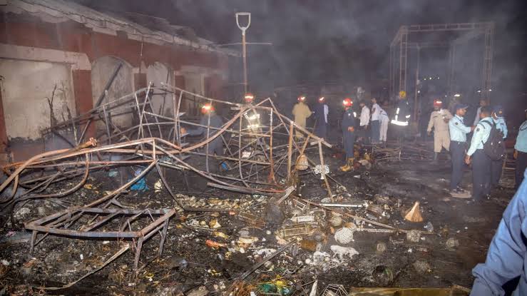 Delhi Fire News: Huge fire in Delhi Haat market, 28 to 30 shops burnt to ashes