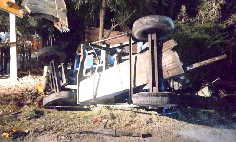 UP Accident News: Highway echoed with screams! 5 killed as bus overturns in Jaunpur, CM Yogi expresses grief