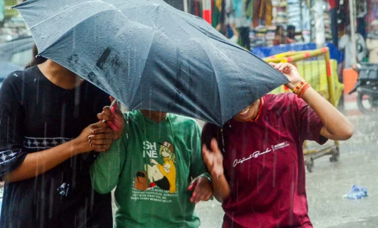 Weather pattern changes in Uttarakhand, warning of heavy rain and strong winds in many districts