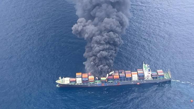 Cargo Ship caught Fire: Explosion in cargo ship, 50 containers fell into the sea… 4 crew missing