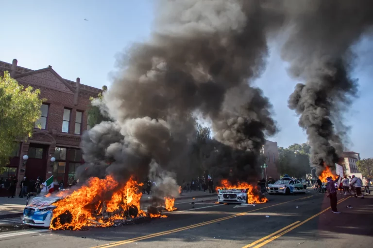 Los Angeles Protest: Tension is not decreasing in Los Angeles, America, after the National Guard, Marines are also deployed, violence is increasing in response